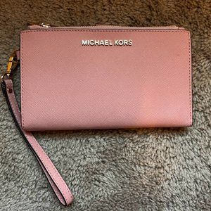 NEW Michael Kors Pink Adele Leather Smartphone Wallet